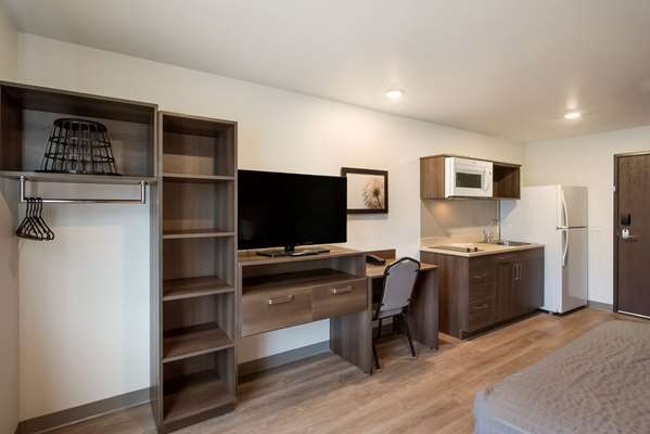  - WoodSpring Suites Colorado Springs - I-25, Exit 153