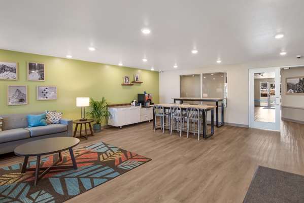  - WoodSpring Suites Colorado Springs - I-25, Exit 153