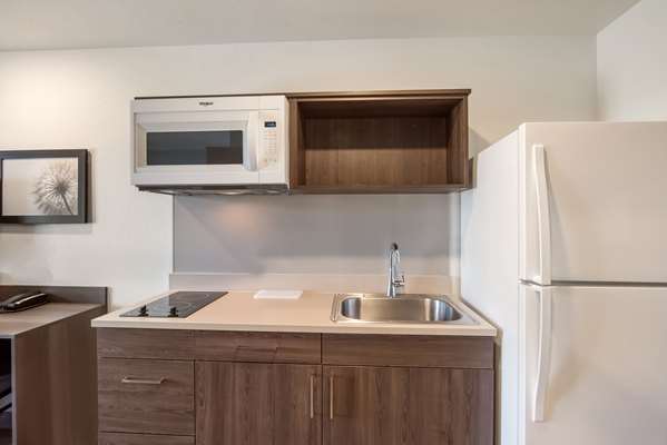  - WoodSpring Suites Colorado Springs - I-25, Exit 153