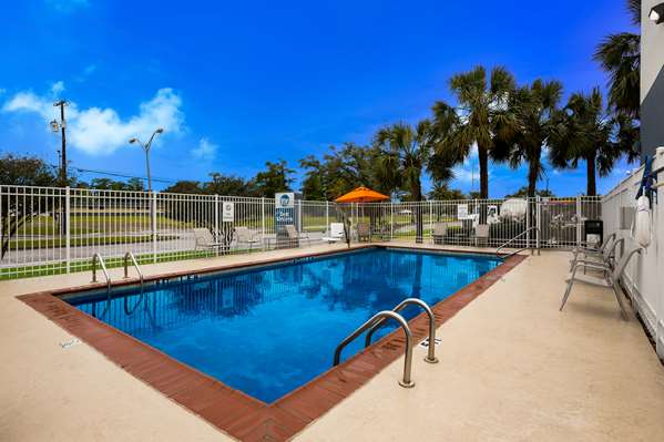 Pool - Best Western Morgan City Inn