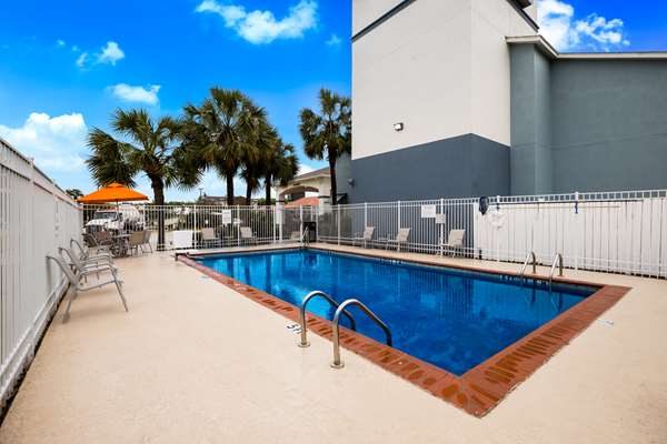 Pool - Best Western Morgan City Inn