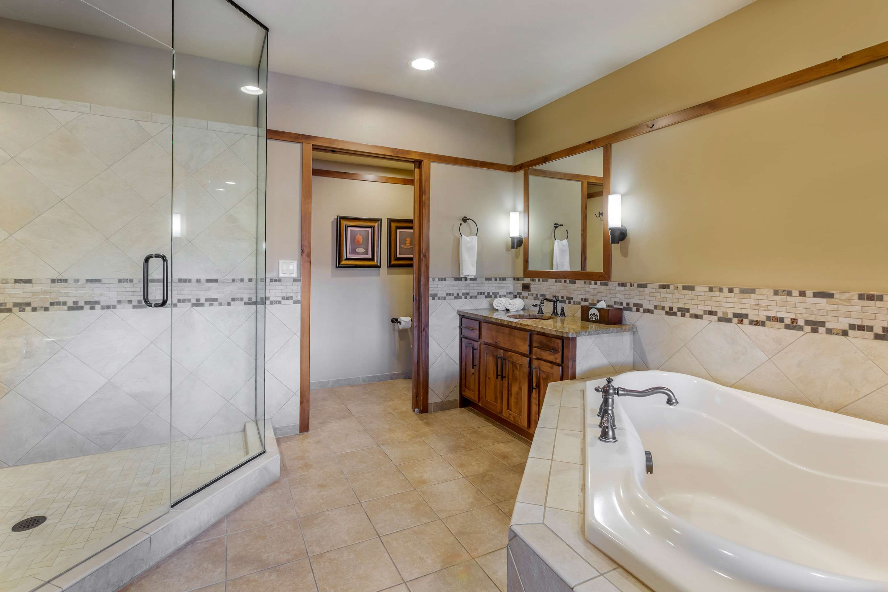 Guest room bath