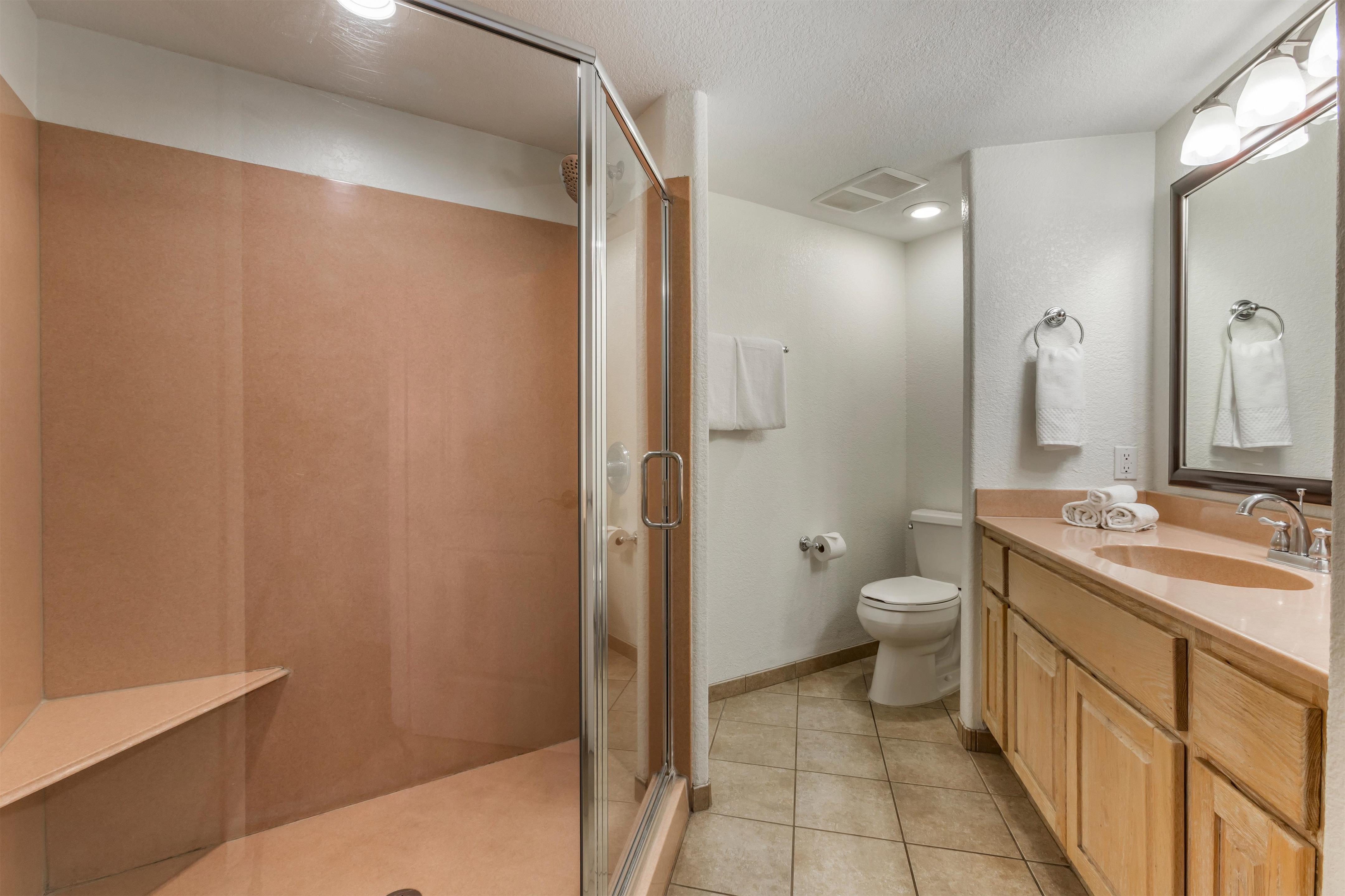 Guest room bath