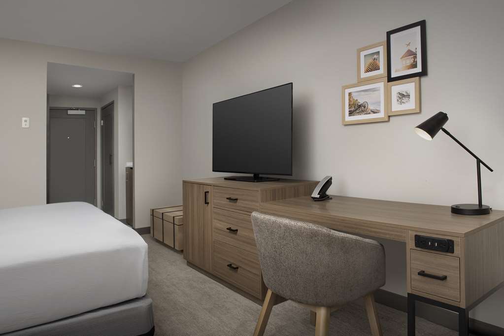 DOUBLETREE CHATTANOOGA HAMILTON PL.-guestroom-Guest Room,On-Site.jpg
