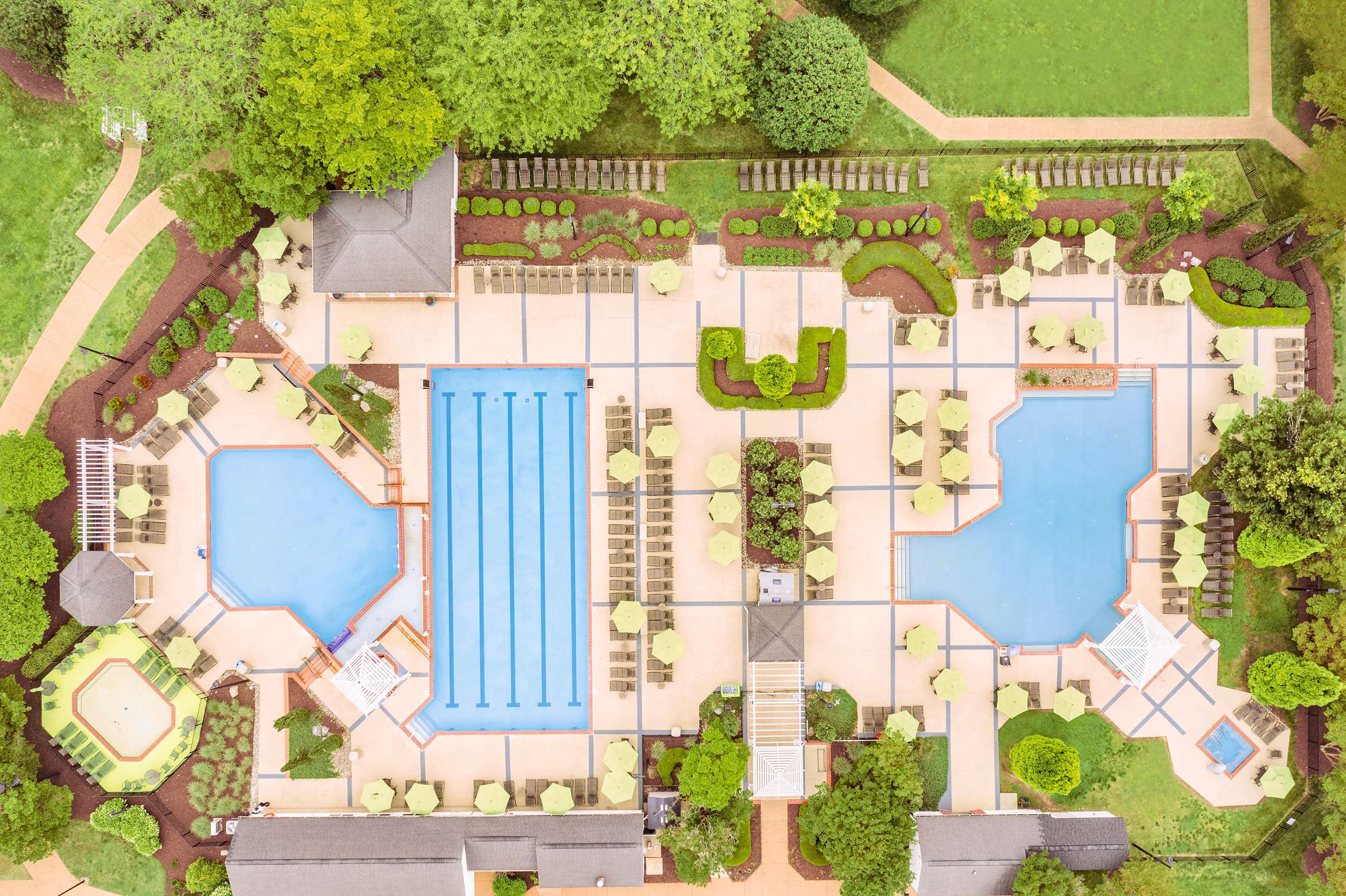 Pool | Hilton Vacation Club The Historic Powhatan Williamsburg