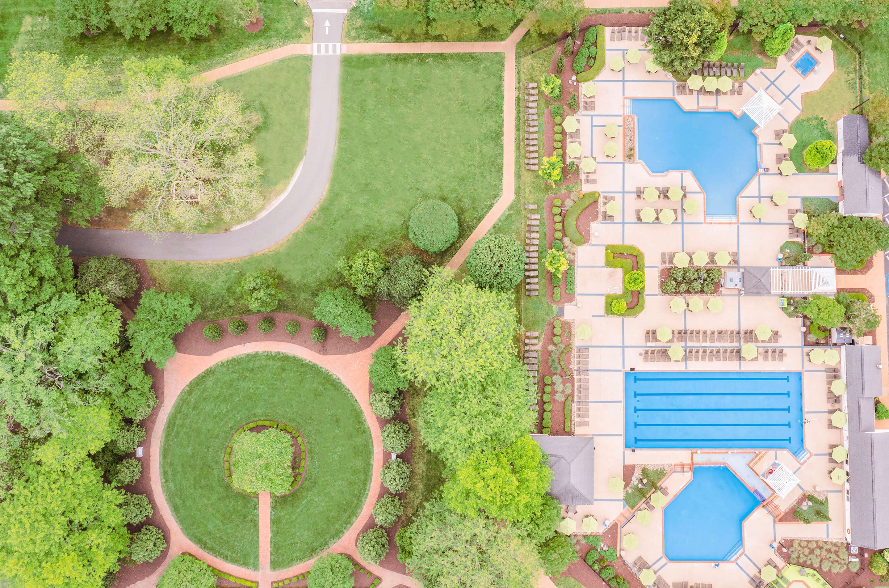 Pool | Hilton Vacation Club The Historic Powhatan Williamsburg