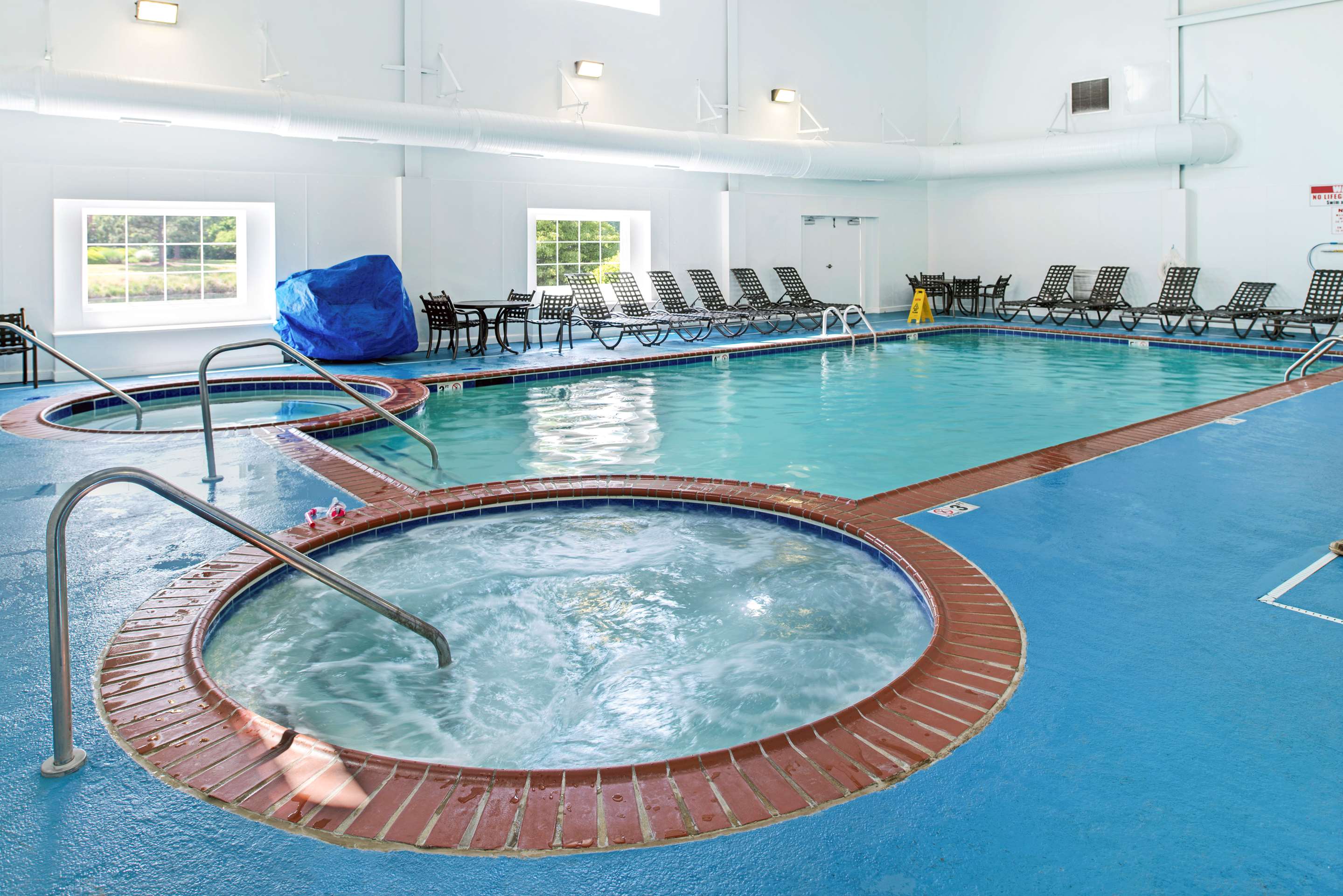 Pool | Hilton Vacation Club The Historic Powhatan Williamsburg