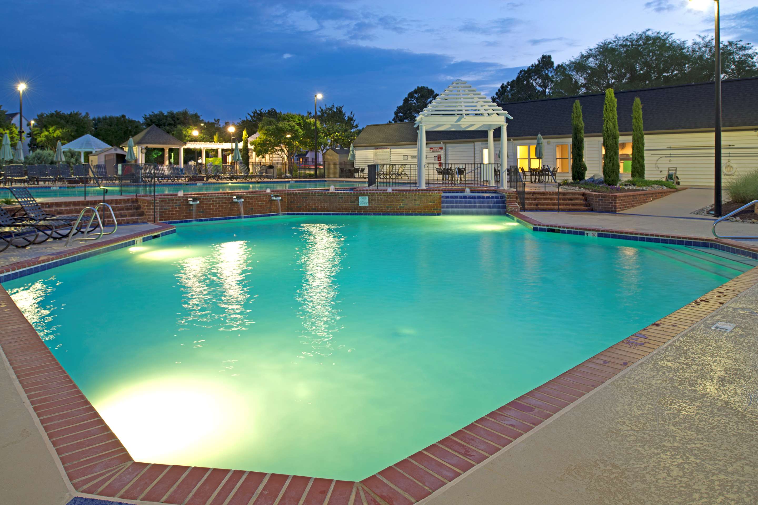 Pool | Hilton Vacation Club The Historic Powhatan Williamsburg
