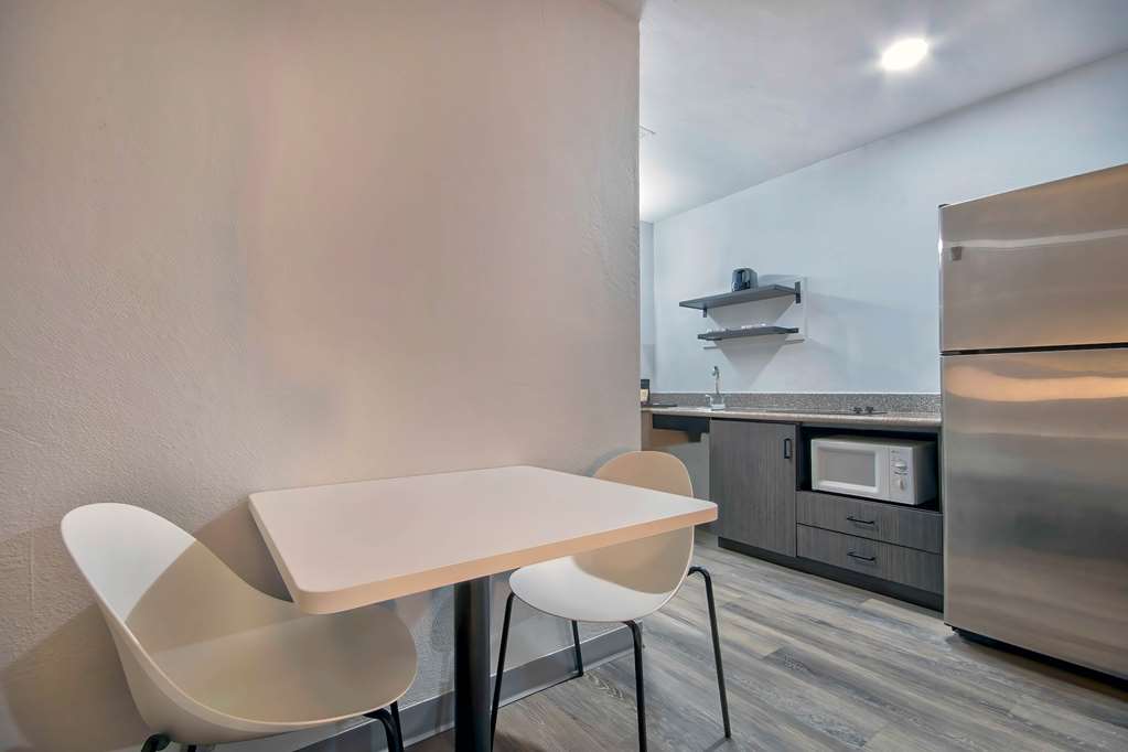 STUDIO 6 TEXAS CITY, TX-guestroom-Guest Room,Suite,On-Site.jpg