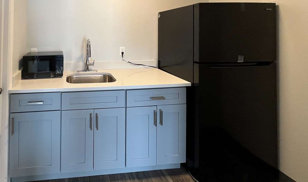 MOTEL 6 EAST WINDSOR, NJ-guestroom-Guest Room,Guest Room Amenity,Kitchen/Kitchenette,On-Site.jpg