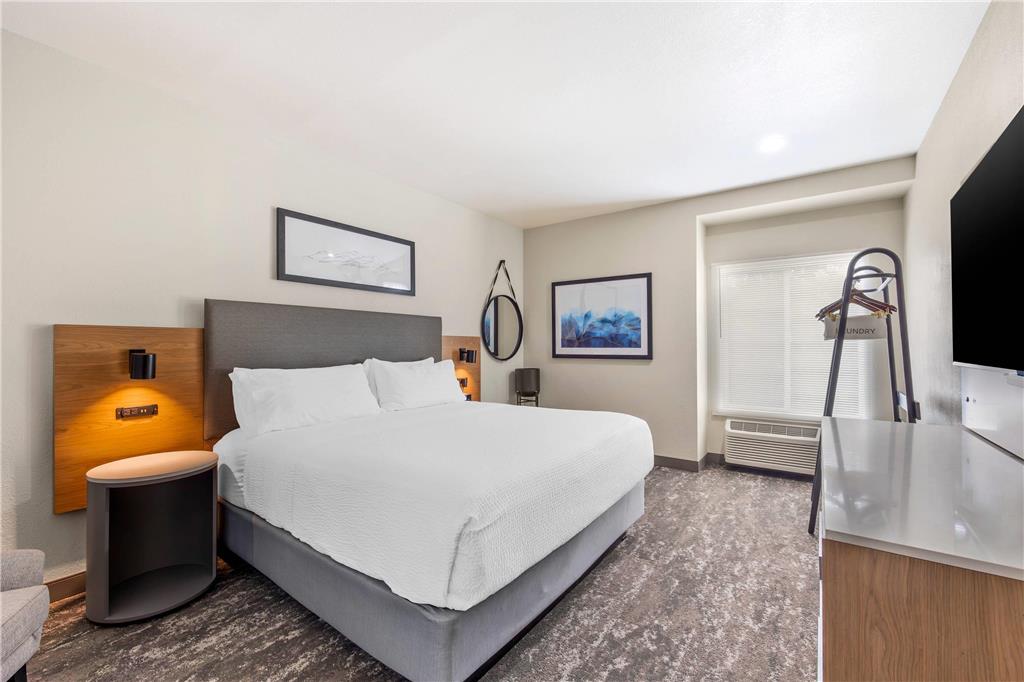 KIOTA INN AND EVENT CENTER SUTTER C-guestroom-Guest Room,On-Site.jpg