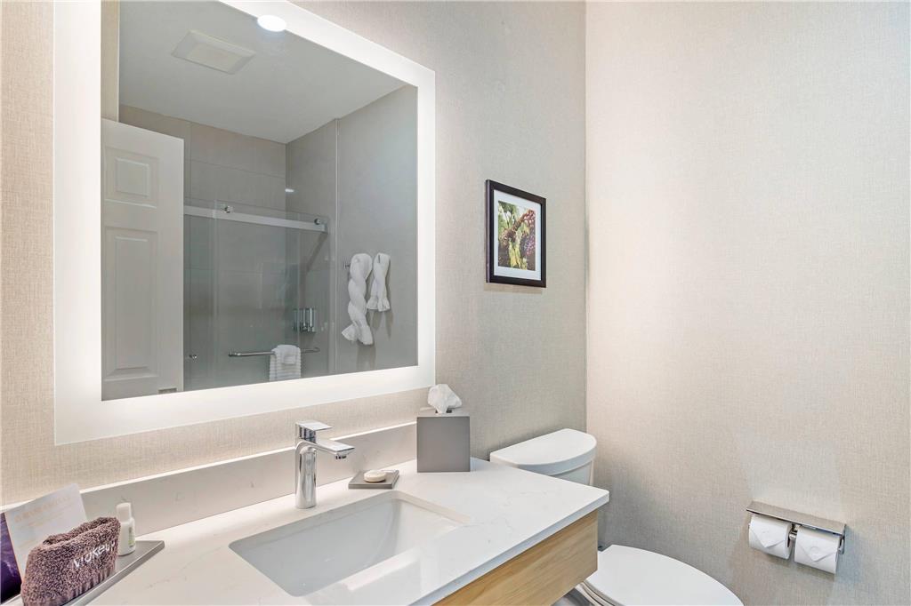 KIOTA INN AND EVENT CENTER SUTTER C-guestroom-Guest Room,Bathroom,On-Site.jpg
