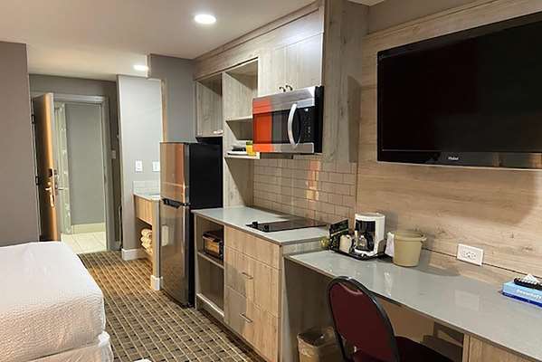  - Ramada Hotel Medicine Hat