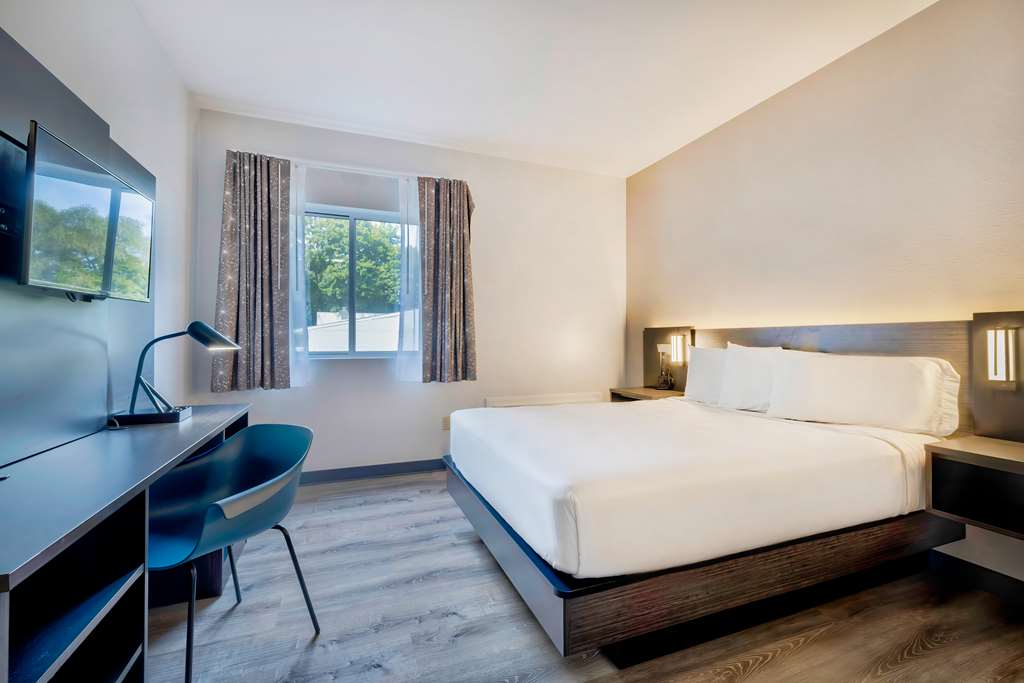 MOTEL 6 BETHEL, CT - DANBURY-guestroom-Guest Room,On-Site.jpg