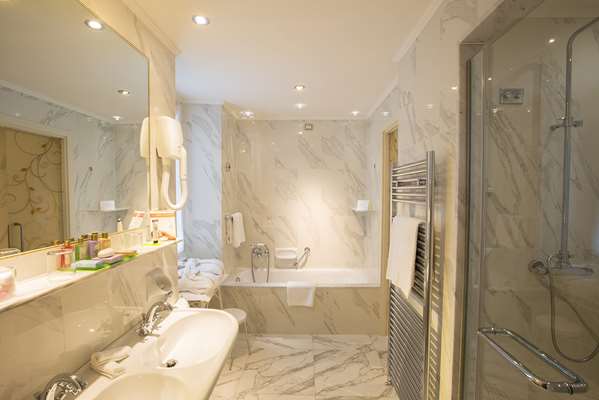 GRAND HOTEL VILLA SERBELLONI - Photo 15