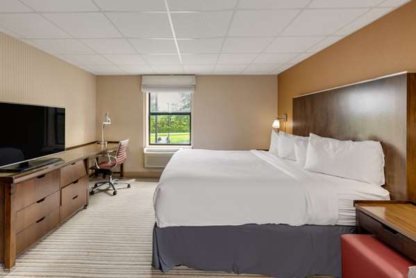 Suite - Crossroads Hotel Newburgh - I-84, Exit 34