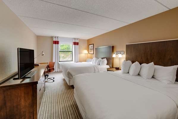  - Crossroads Hotel Newburgh - I-84, Exit 34