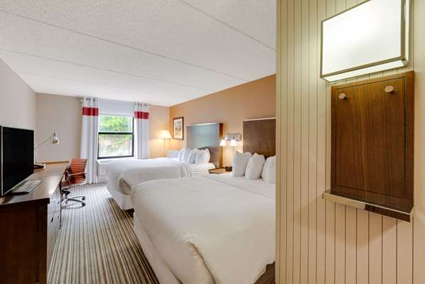  - Crossroads Hotel Newburgh - I-84, Exit 34