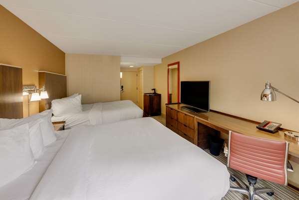  - Crossroads Hotel Newburgh - I-84, Exit 34