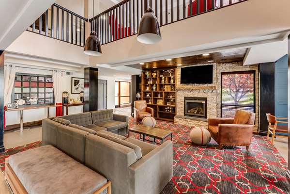  - Crossroads Hotel Newburgh - I-84, Exit 34