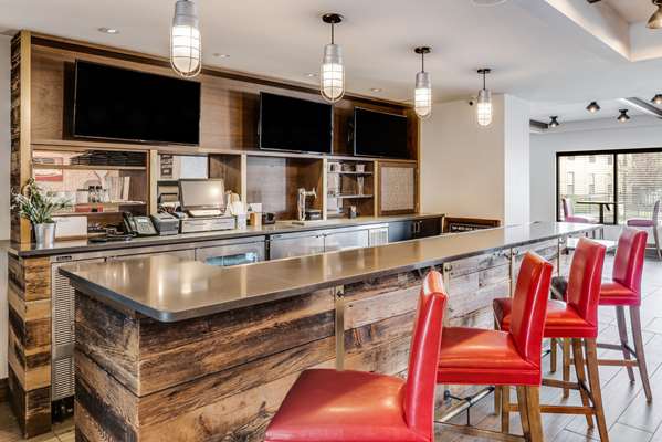 Restaurant - Crossroads Hotel Newburgh - I-84, Exit 34