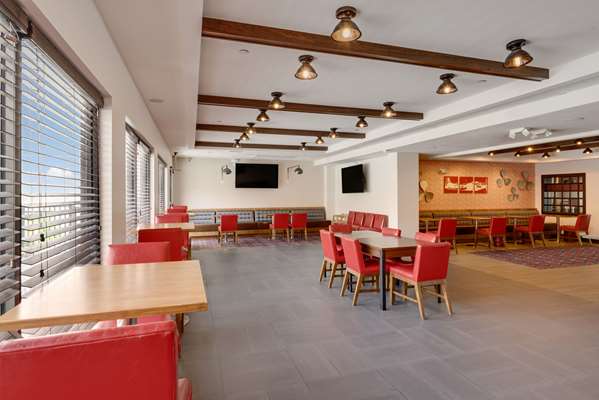 Restaurant - Crossroads Hotel Newburgh - I-84, Exit 34