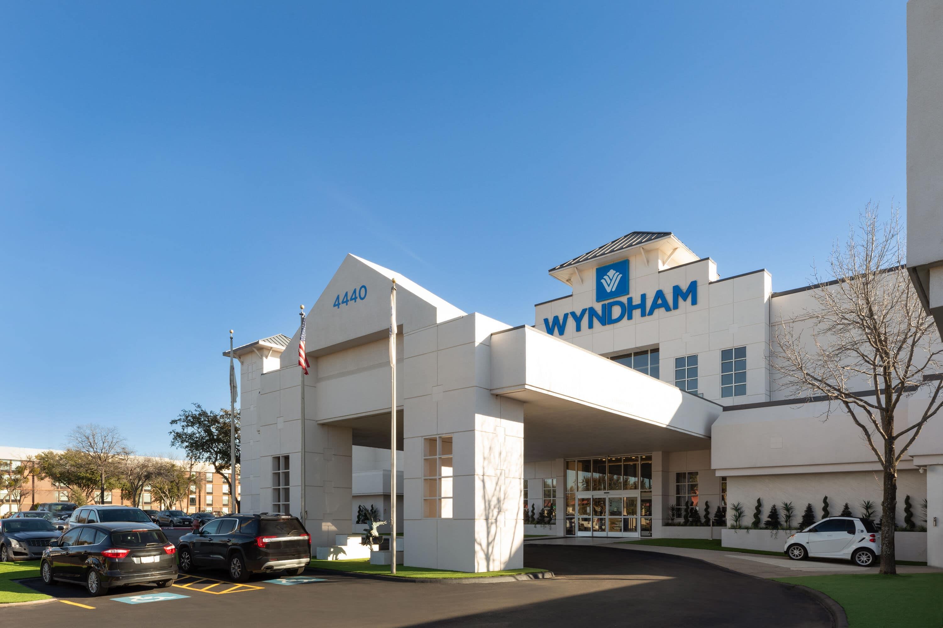 Exterior | Wyndham DFW Airport