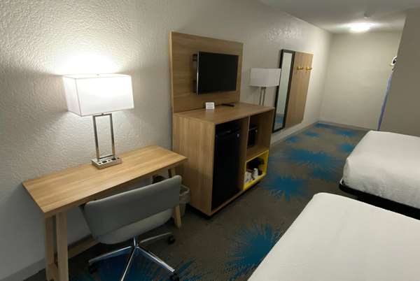  - Days Inn South Waco - I-35, Exit 333A