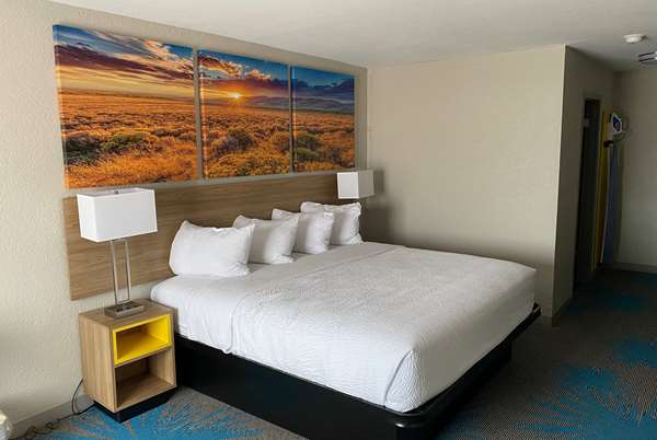 - Days Inn South Waco - I-35, Exit 333A