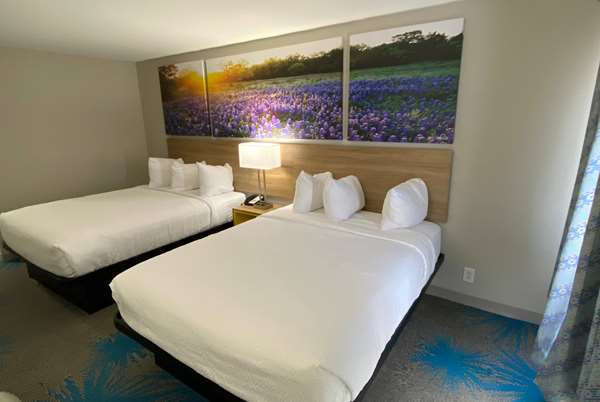 - Days Inn South Waco - I-35, Exit 333A