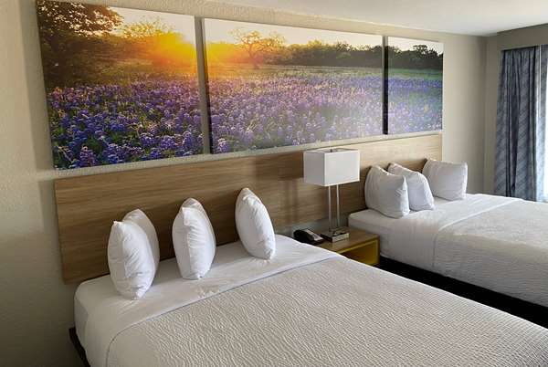  - Days Inn South Waco - I-35, Exit 333A