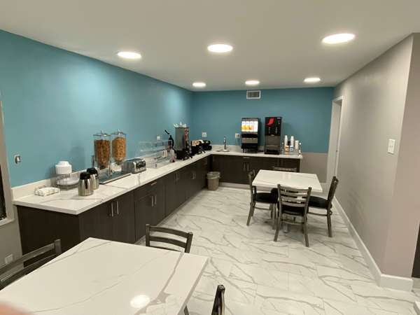  - Days Inn South Waco - I-35, Exit 333A