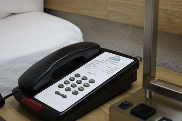  - Days Inn South Waco - I-35, Exit 333A