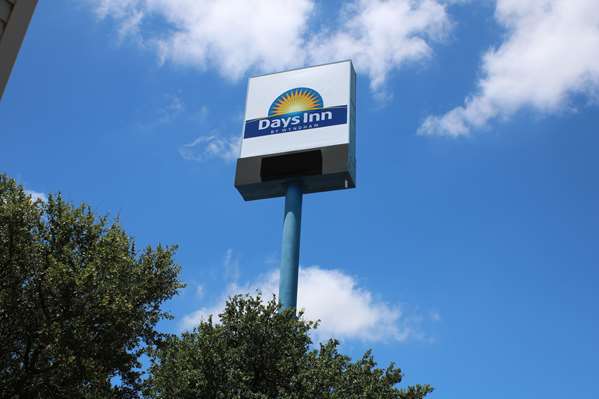 Exterior view - Days Inn South Waco - I-35, Exit 333A
