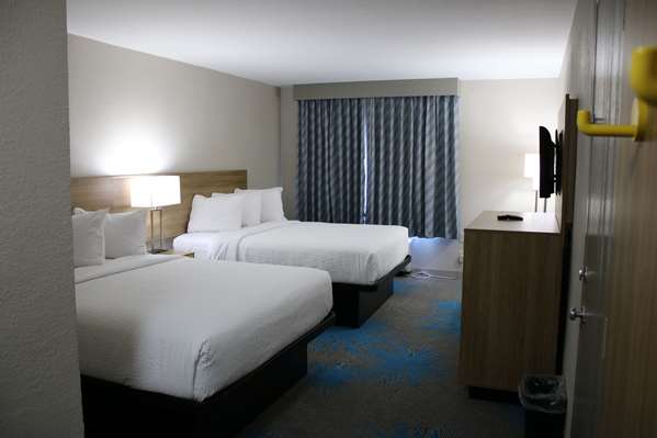  - Days Inn South Waco - I-35, Exit 333A