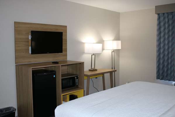  - Days Inn South Waco - I-35, Exit 333A