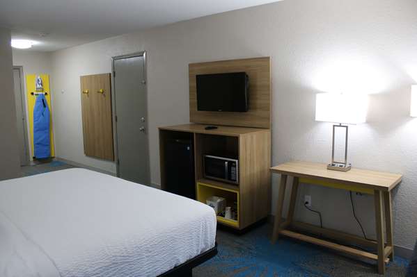  - Days Inn South Waco - I-35, Exit 333A