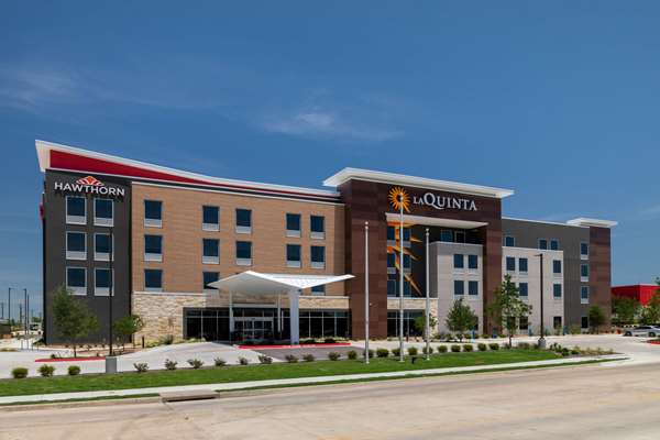 Exterior view - La Quinta Inn & Suites Pflugerville