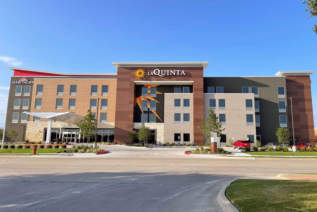 La Quinta Inn & Suites by Wyndham