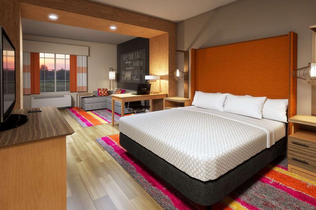 LA QUINTA INN & SUITES BY WYNDHAM P-guestroom-Guest Room,On-Site.jpg