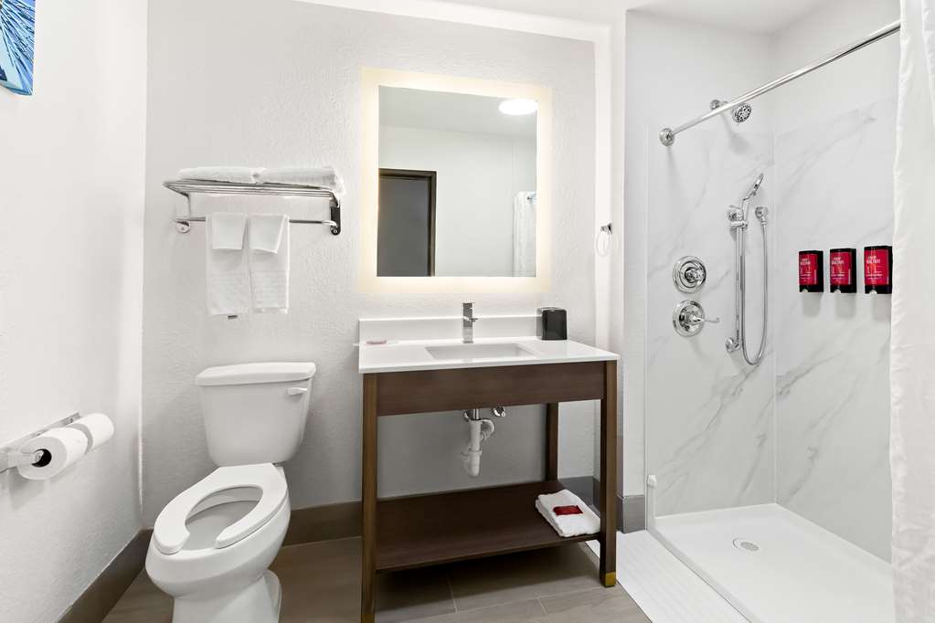 SureStay by Best Western Groves-guestroom-Guest Room,Bathroom,On-Site.jpg