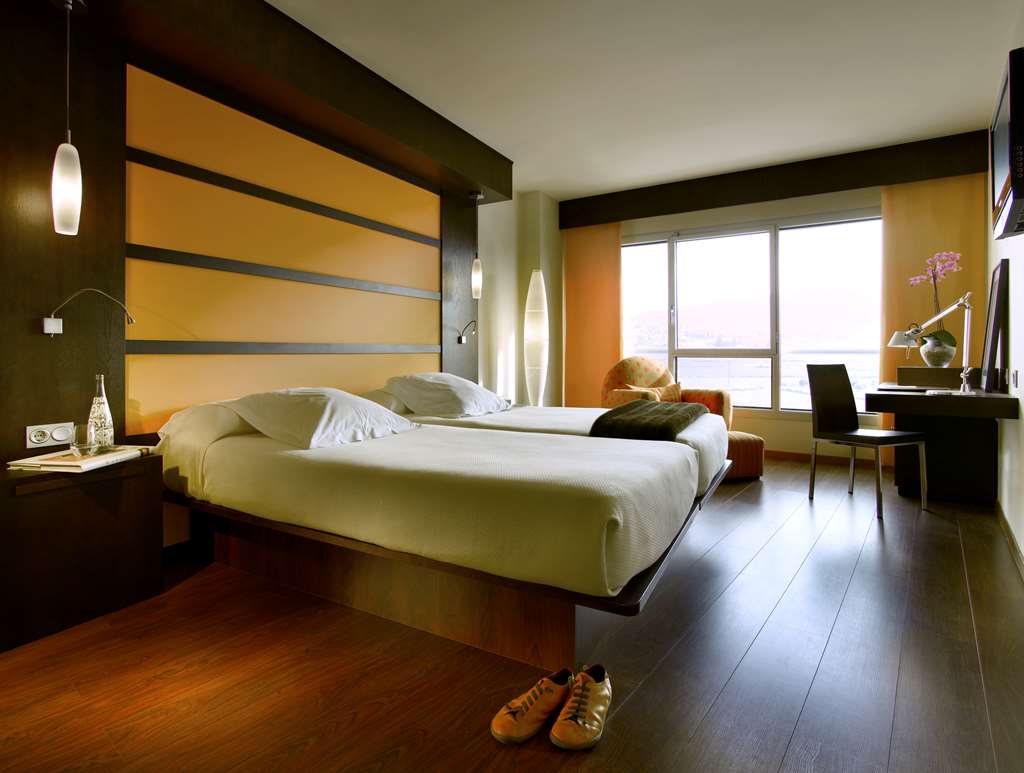 ABADES NEVADA PALACE-guestroom-Guest Room,On-Site.jpg