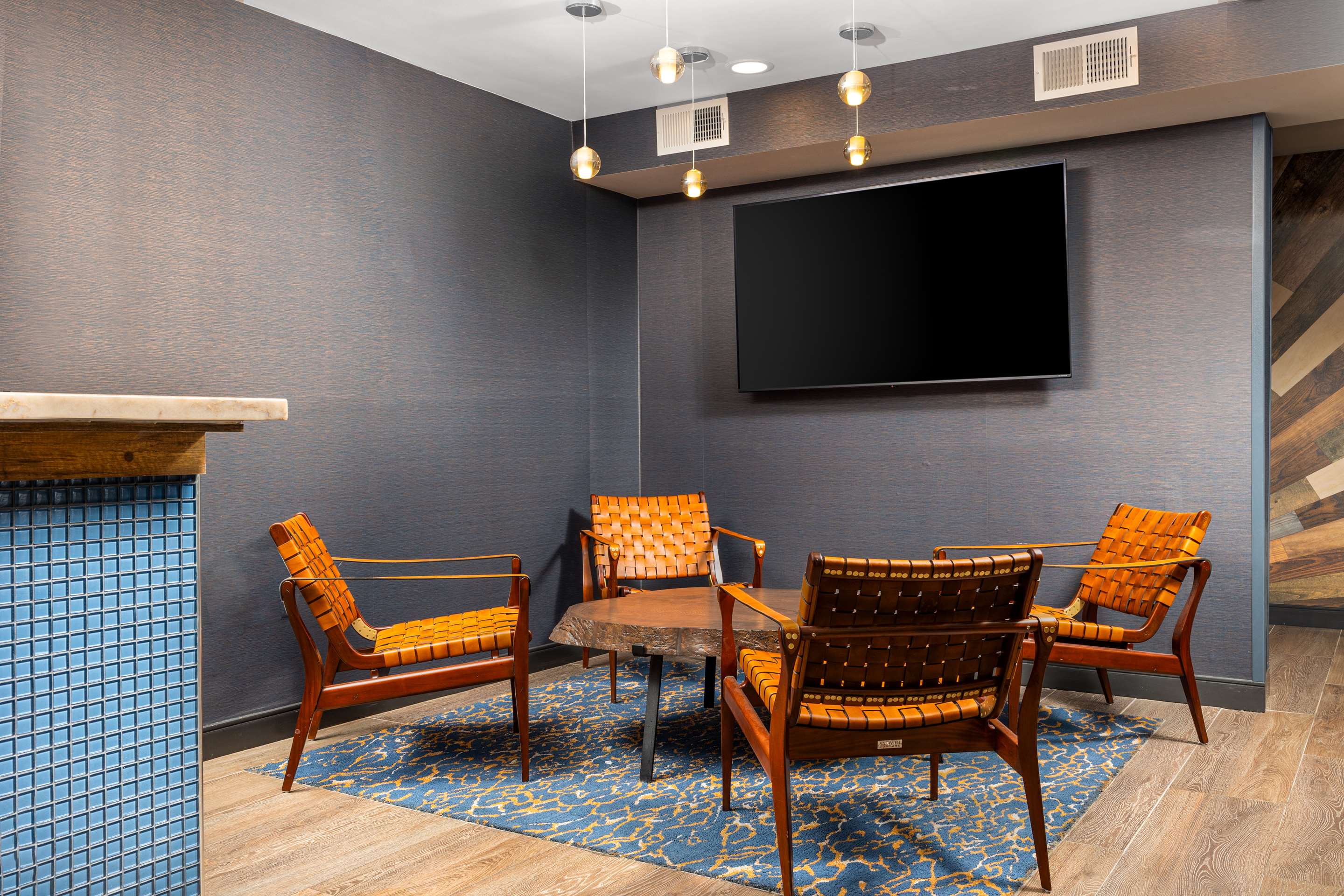 Lobby | Hotel Westport Kansas City, Tapestry Collection by Hilton