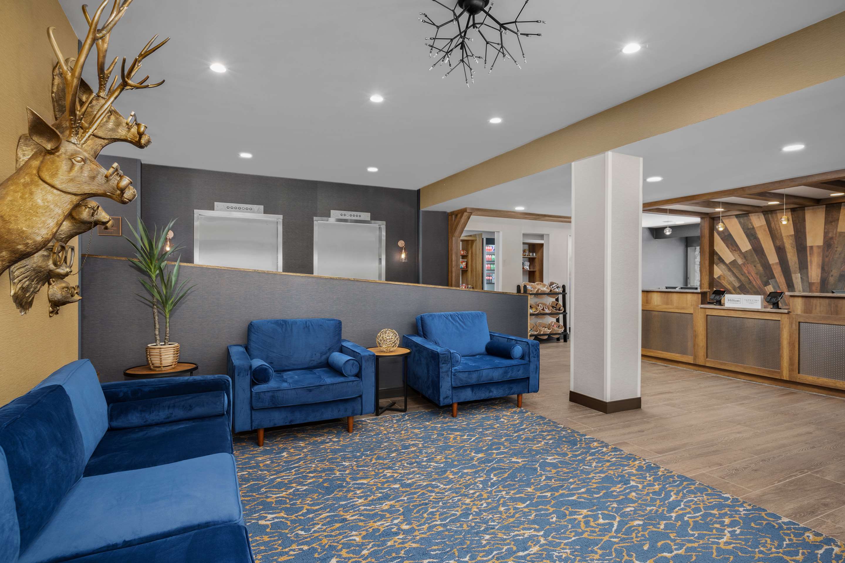 Lobby | Hotel Westport Kansas City, Tapestry Collection by Hilton