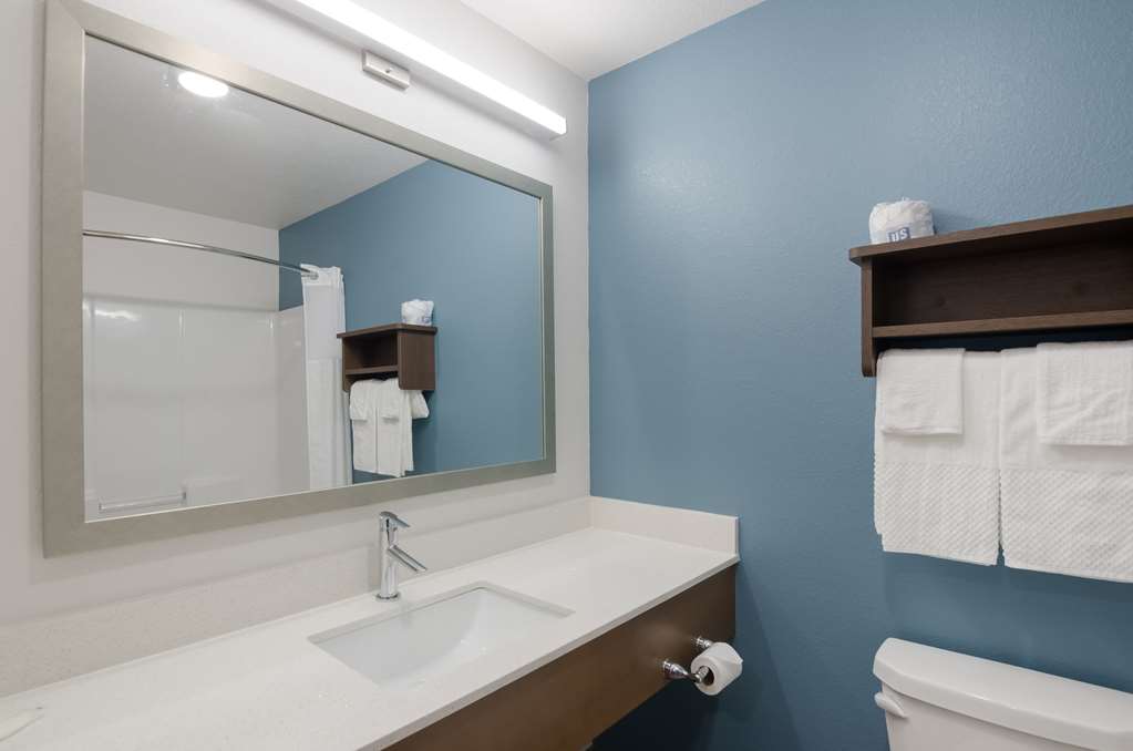 WOODSPRING SUITES LYNCHBURG VA-guestroom-Guest Room,Bathroom,On-Site.jpg