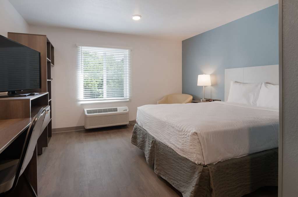 WOODSPRING SUITES LYNCHBURG VA-guestroom-Guest Room,On-Site.jpg