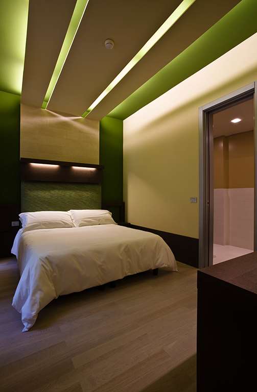 EOS HOTEL-guestroom-Guest Room,On-Site.jpg