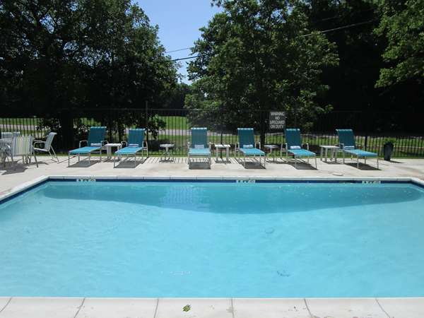 Pool - Best Western Plus Bonham Hotel