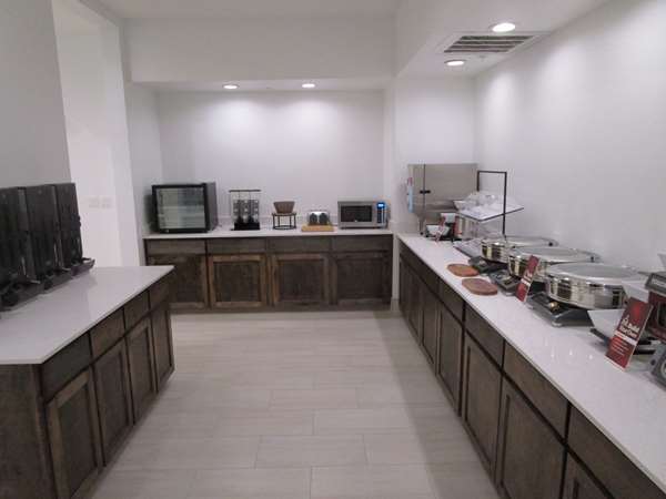 Amenities - Best Western Plus Bonham Hotel