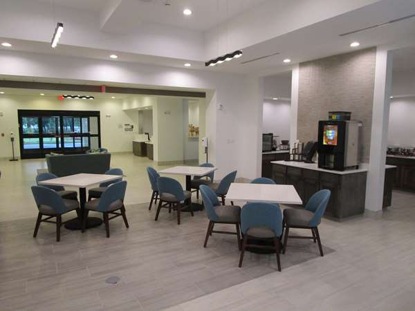 Amenities - Best Western Plus Bonham Hotel